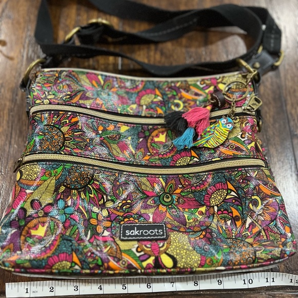 Sakroots crossbody bag with little owl. Great condition. - Picture 2 of 9